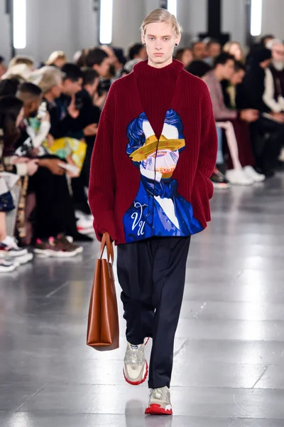 Look 17